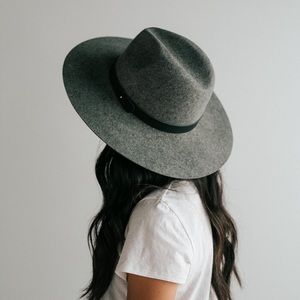 Gigi pip grey Scottie wide brim fedora